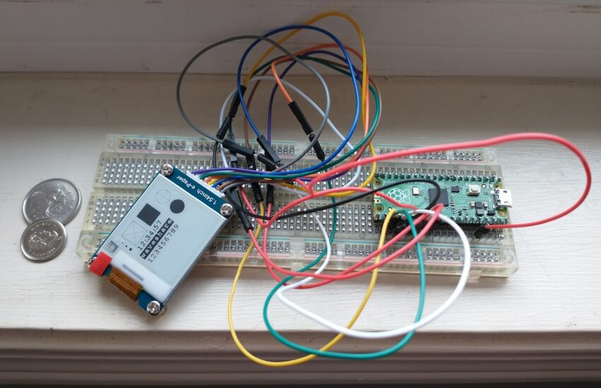 e-paper connected to pico on bread board